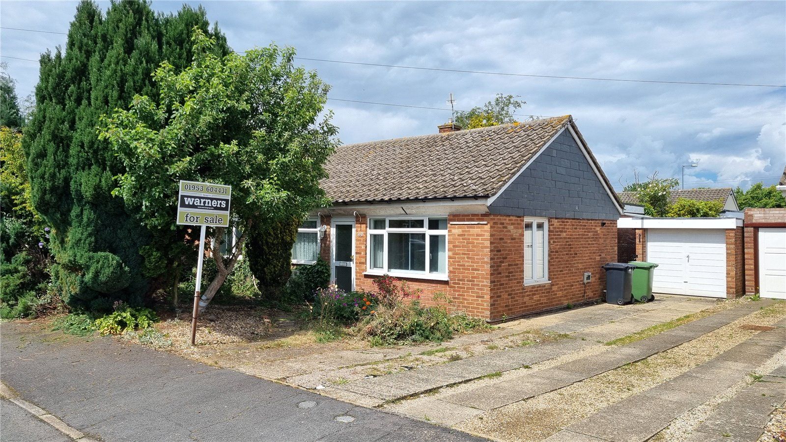 4 bed bungalow for sale in Hubbard Close, Wymondham, Norfolk NR18 Zoopla