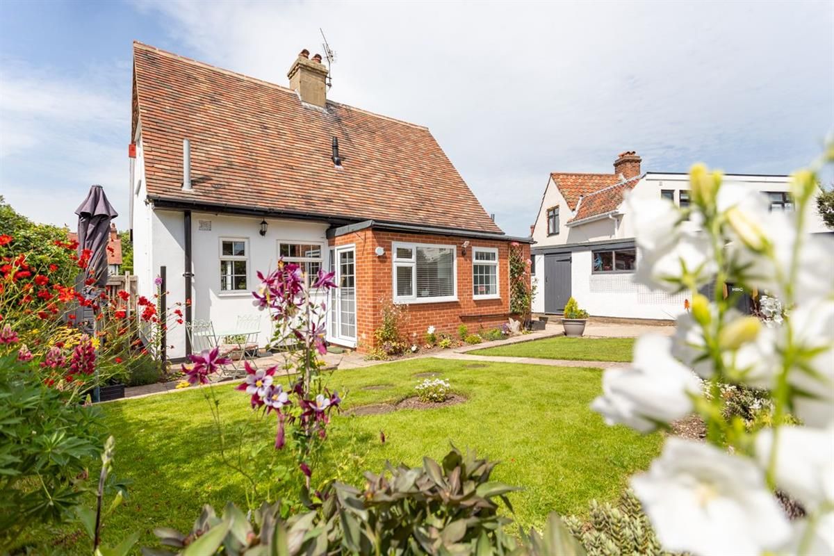 2 bed detached house for sale in Forest Moor Road, Knaresborough HG5