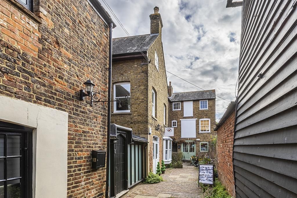 1 bed flat for sale in Jacob Yard, Preston Street, Faversham ME13 Zoopla