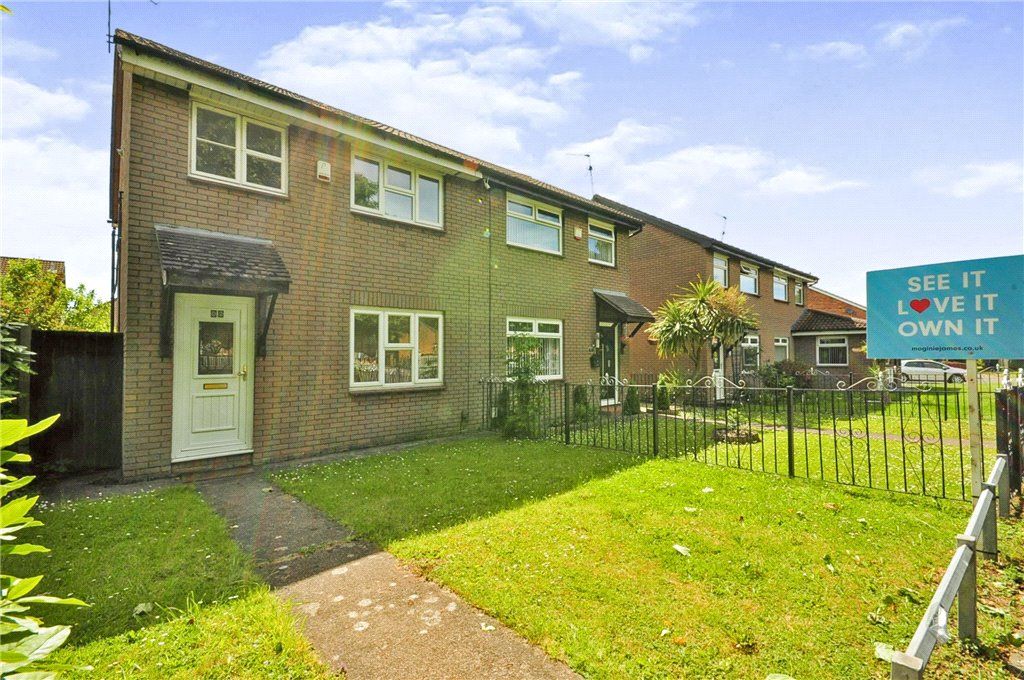 3 bed semidetached house for sale in Avondale Gardens South