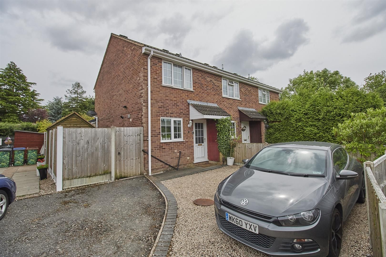 2 bed town house for sale in Sycamore Close, Burbage, Hinckley LE10