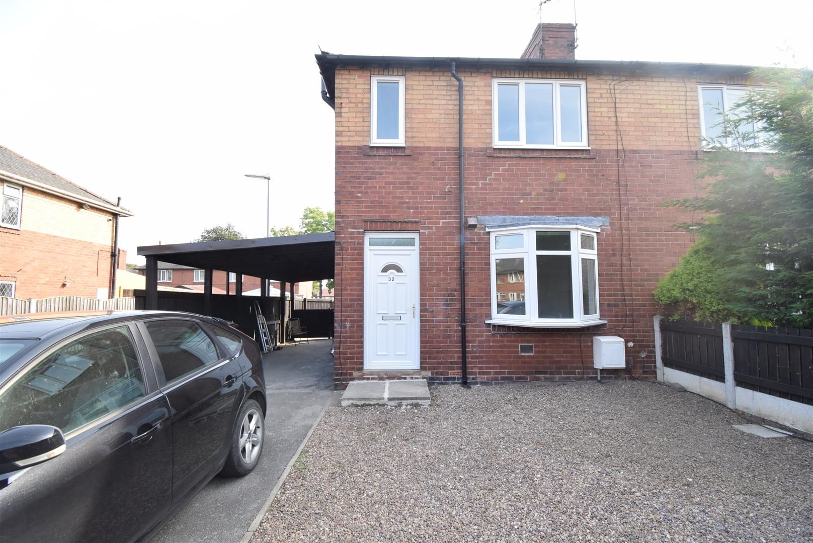 3 bed end terrace house to rent in Wood View Avenue, Castleford WF10