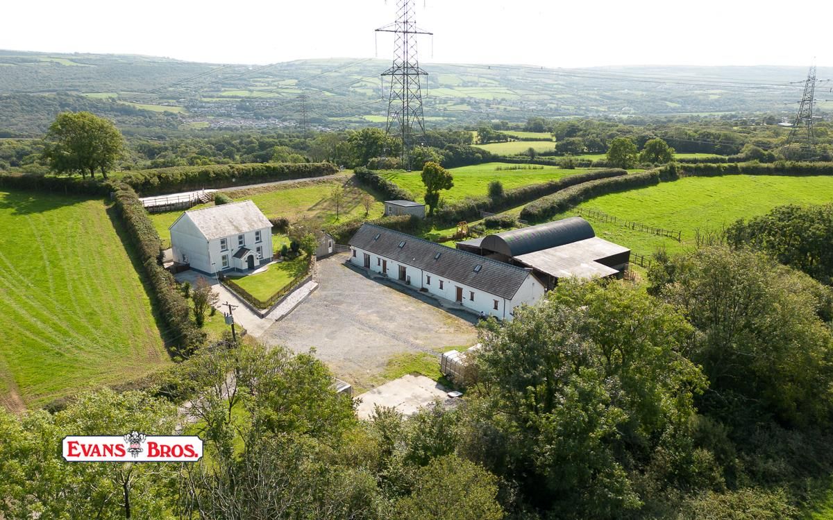 8 bed farm for sale in Meinciau, Kidwelly SA17 Zoopla