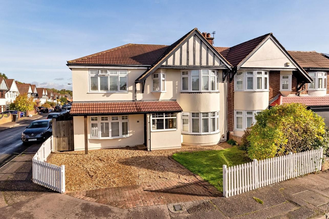 4 bed semidetached house for sale in Vicarage Road, Coopersale, Epping