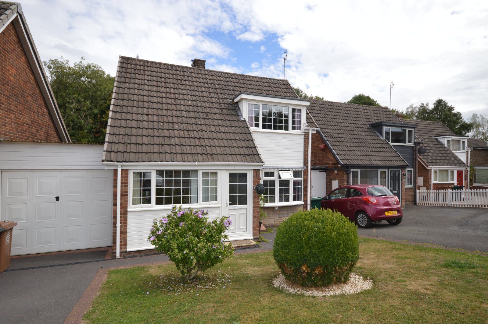 3 bed bungalow for sale in Appleby Glade, Castle Gresley, Swadlincote, Derbyshire DE11 Zoopla