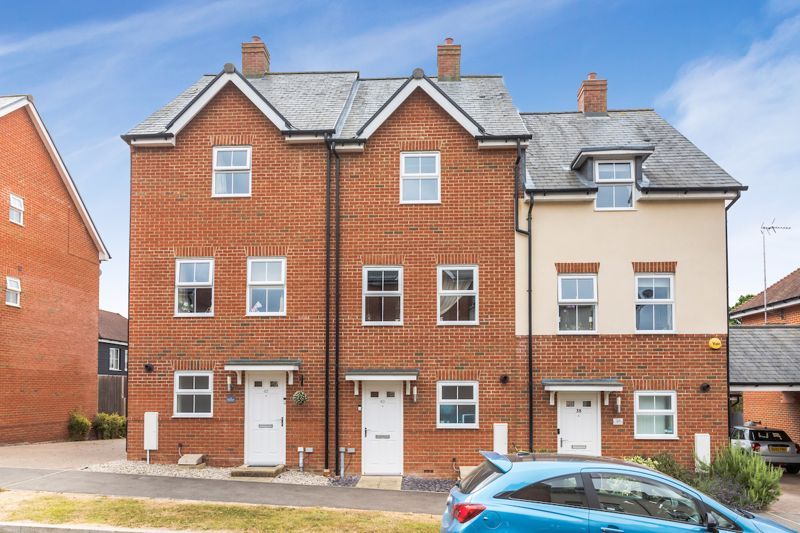 4 bed terraced house for sale in Ellis Road, Broadbridge Heath, West