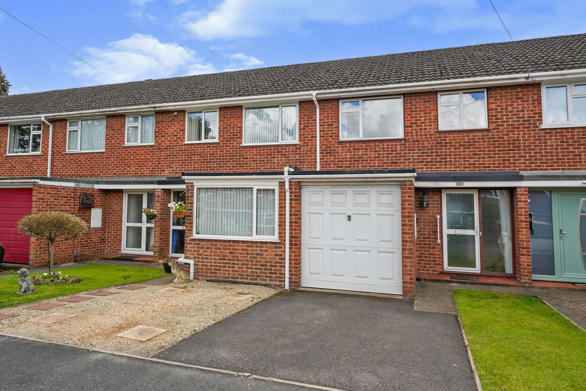 3 bed terraced house for sale in Stanwick Gardens, Cheltenham