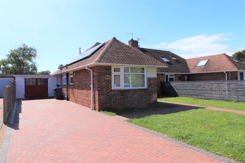 3 bed bungalow for sale in Clive Avenue, GoringBySea, Worthing BN12