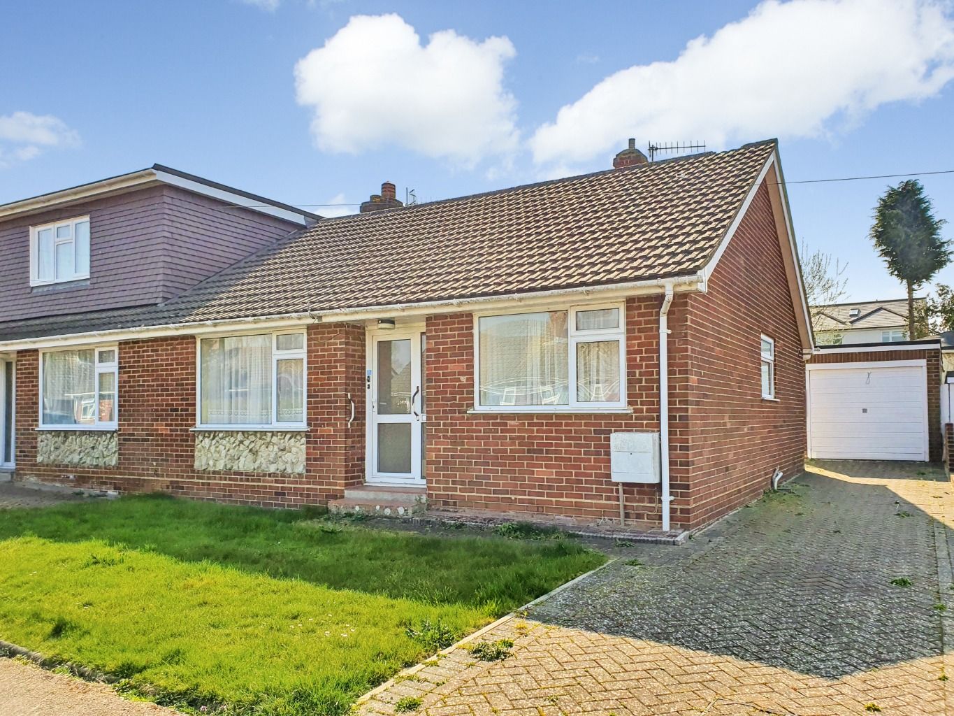 2 bed semidetached bungalow for sale in Grays Way, Canterbury, Kent