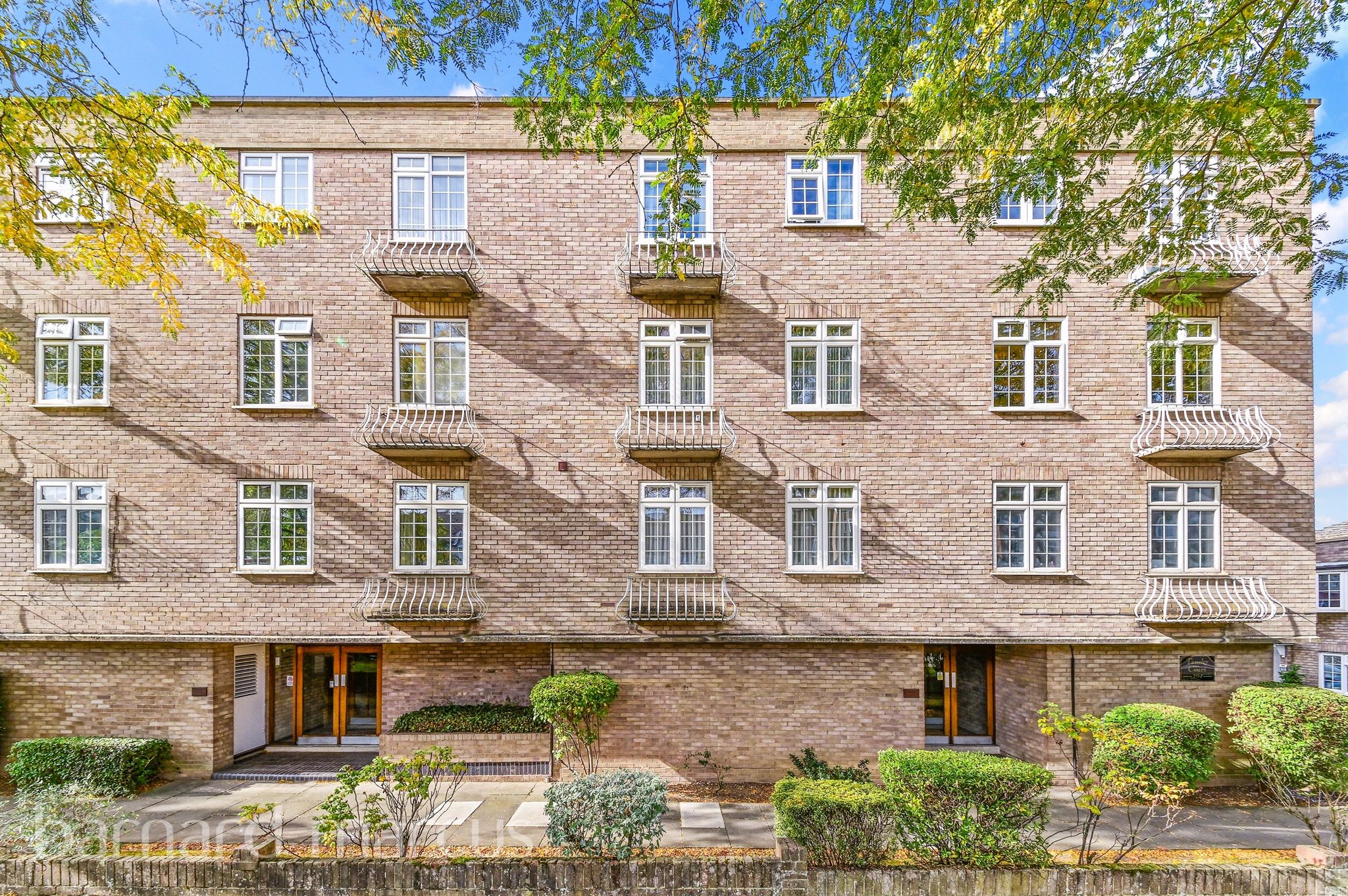 2 bed flat for sale in Woodcote Road, Wallington SM6 Zoopla