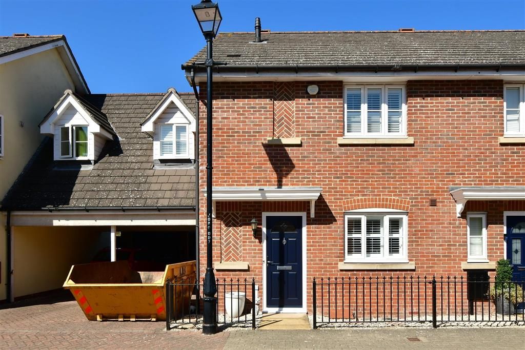 3 bed semidetached house for sale in Oldfield Drive, Wouldham