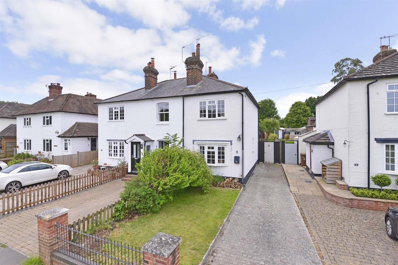 2 bed cottage for sale in Christmas Hill, Shalford, Guildford GU4 Zoopla