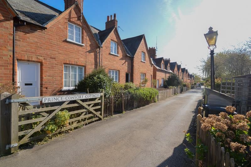 2 bed flat for sale in Prince Consort Cottages, Windsor SL4 Zoopla