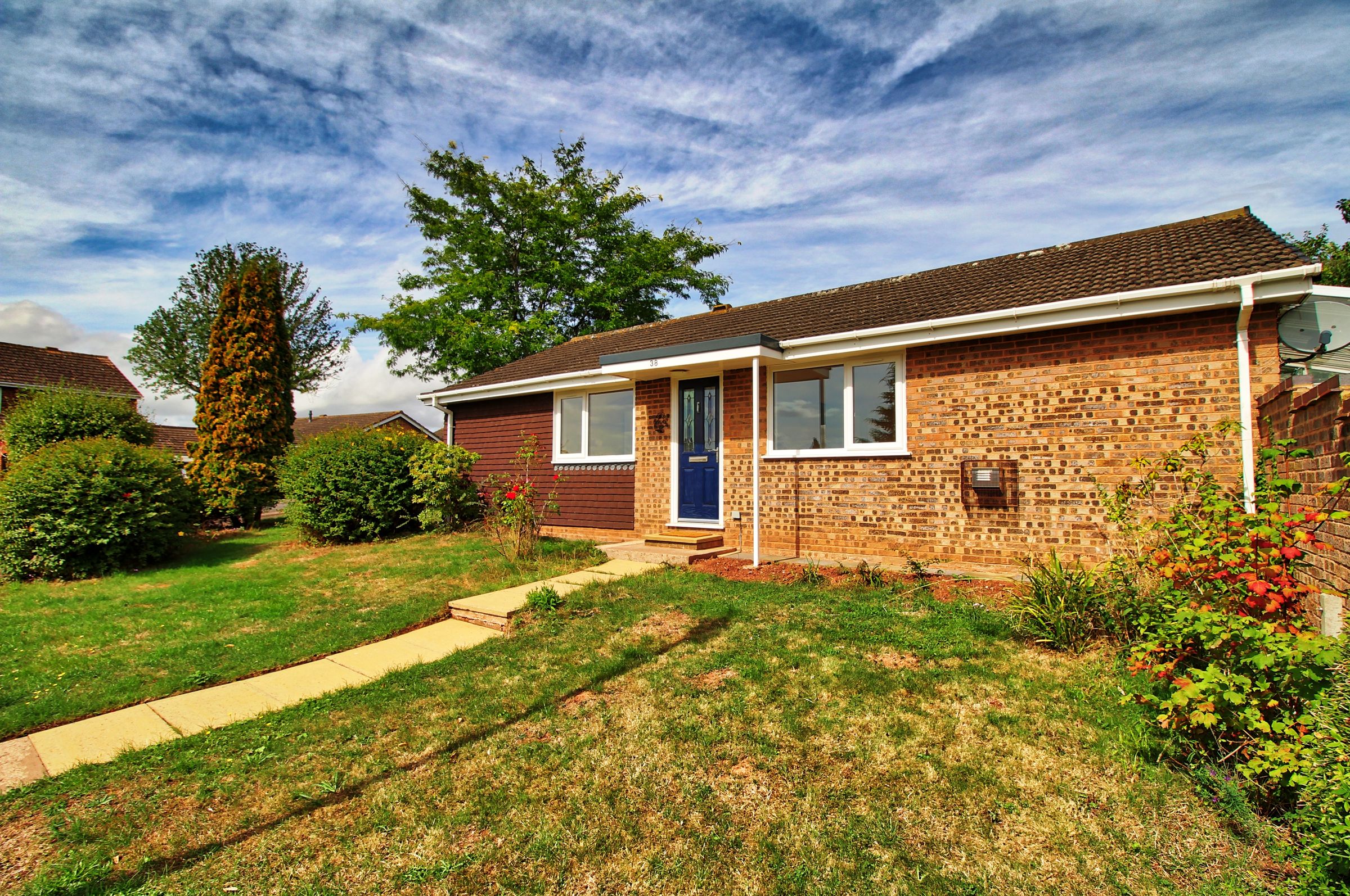 3 bed detached bungalow for sale in Woodfield Road, Ledbury HR8 Zoopla