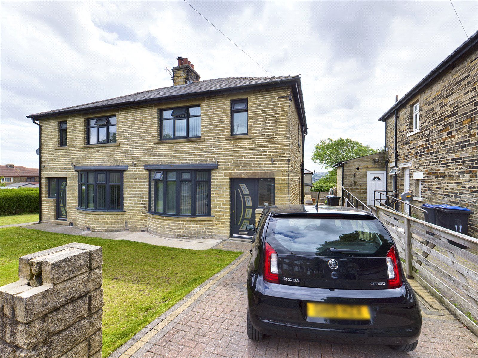 3 bed semidetached house for sale in St. Leonards Grove, Bradford
