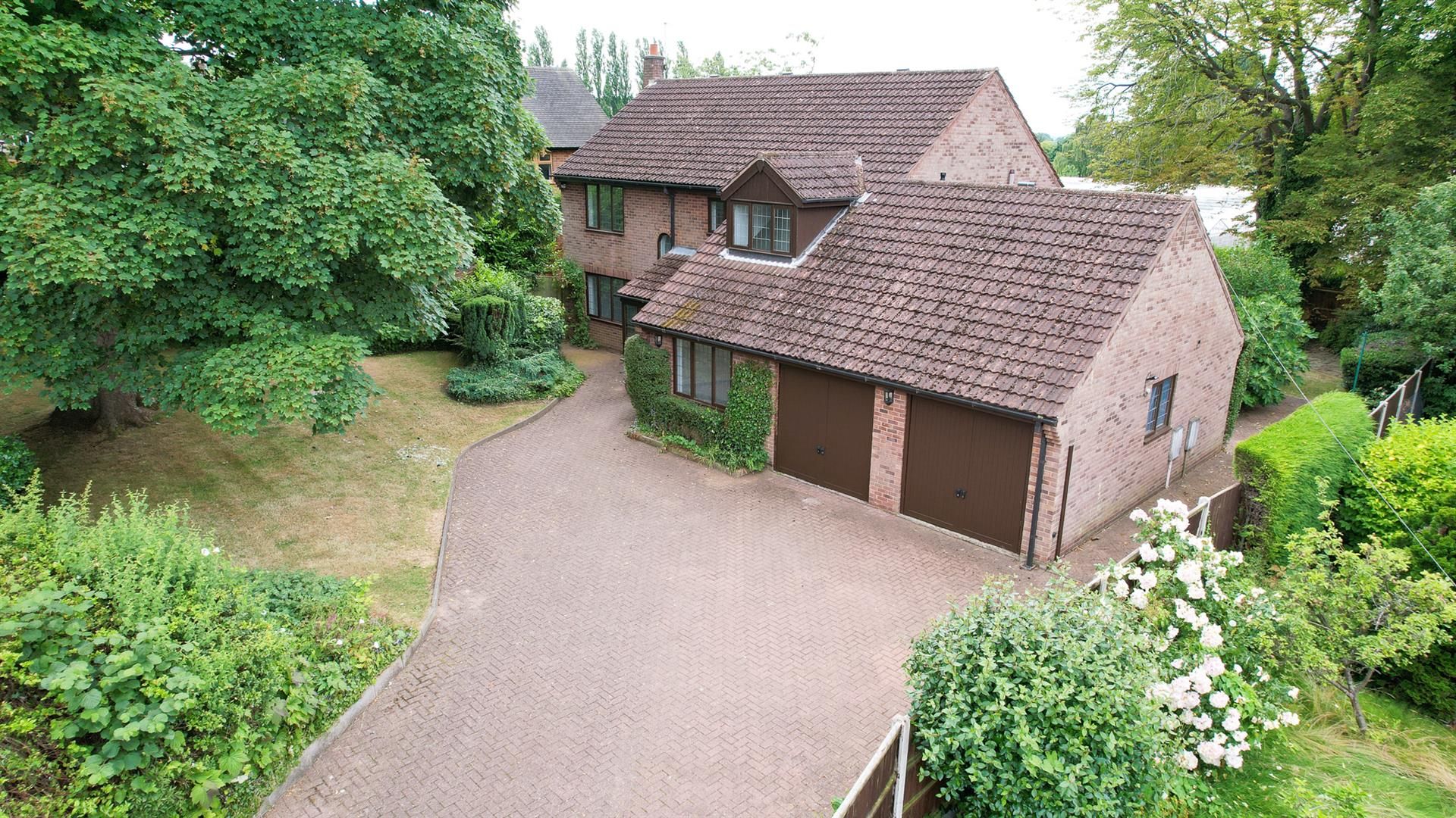 4 bed detached house for sale in Woodthorpe Drive, Woodthorpe