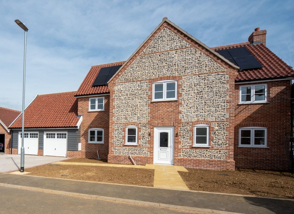 New home, 4 bed detached house for sale in Roxbury Drive, East Harling