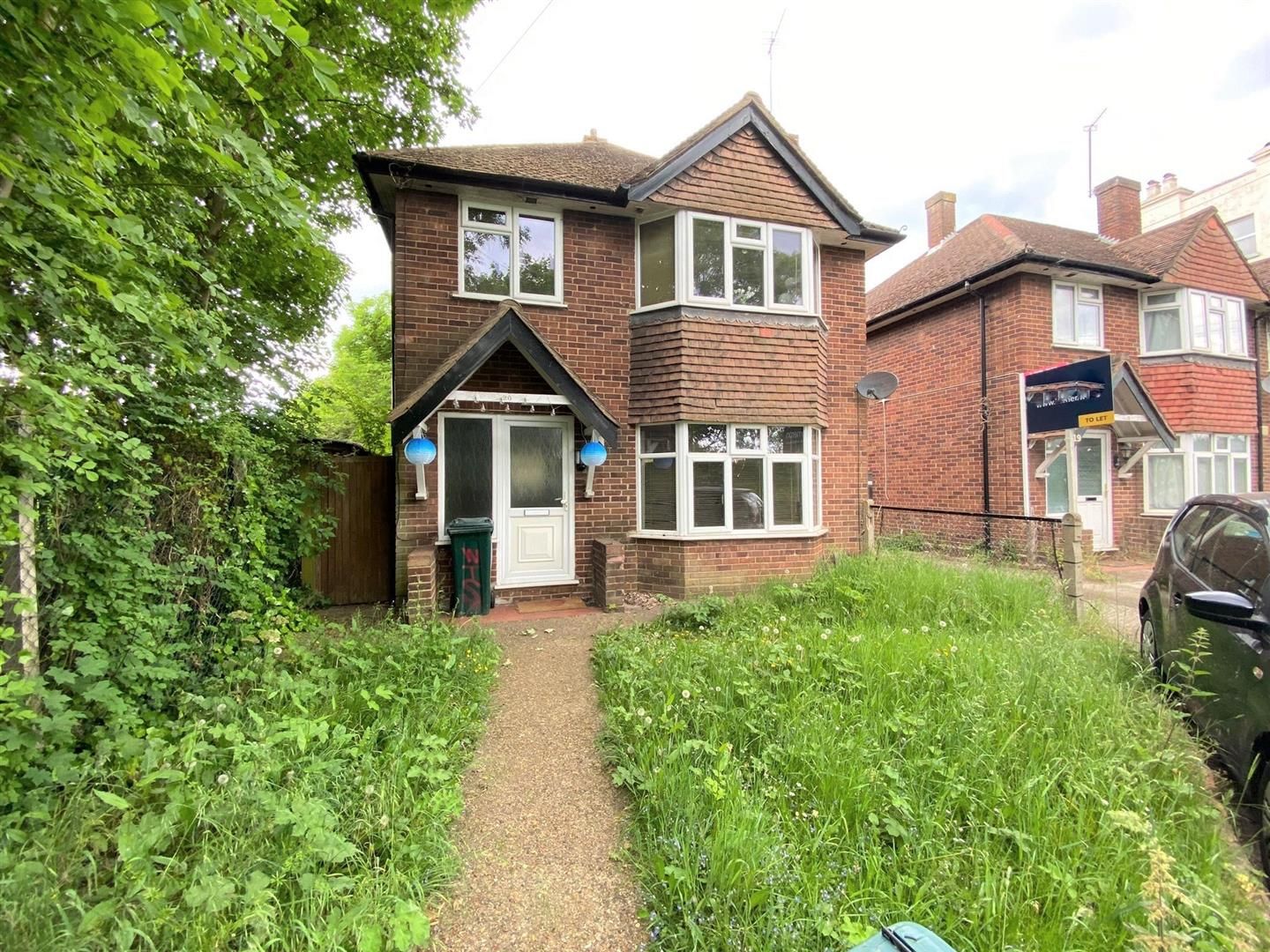 3 bed detached house to rent in Cleveland Road, Uxbridge UB8 Zoopla