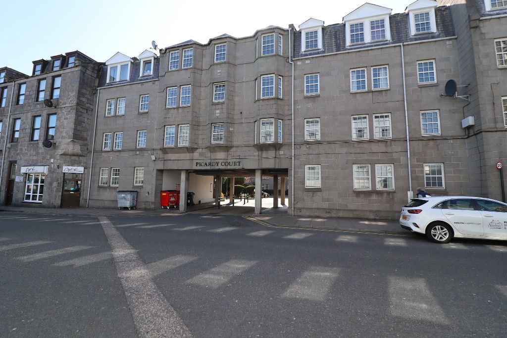 2 bed flat to rent in Rose Street, Aberdeen AB10 Zoopla