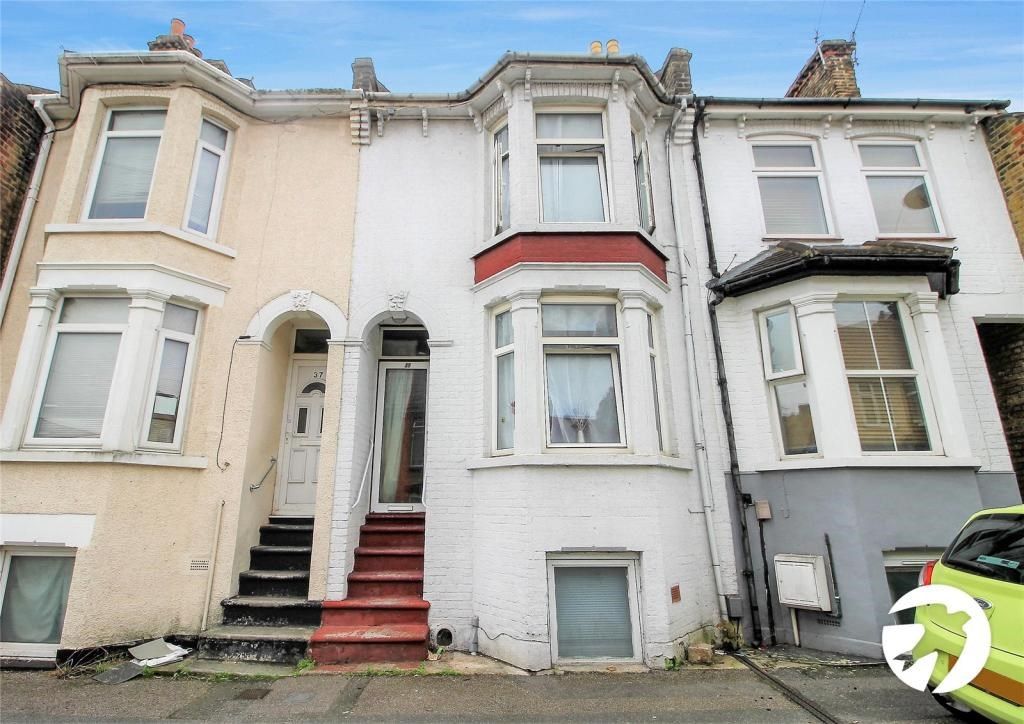 3 bed terraced house for sale in Sydney Road, Chatham ME4 Zoopla