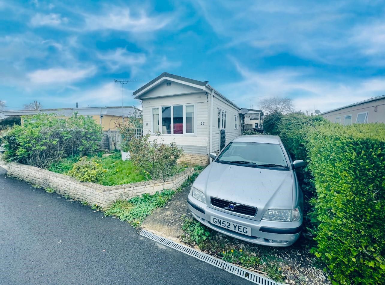 2 bed mobile/park home for sale in Priors Walk, St. Johns Priory