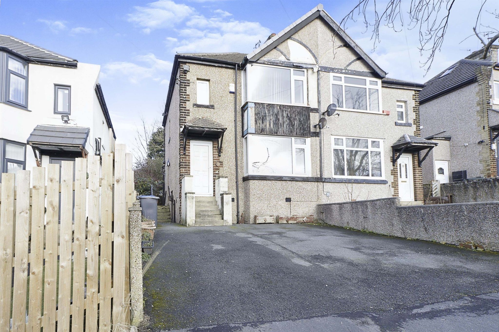 3 bed semidetached house for sale in Ashbourne Drive, Bradford BD2