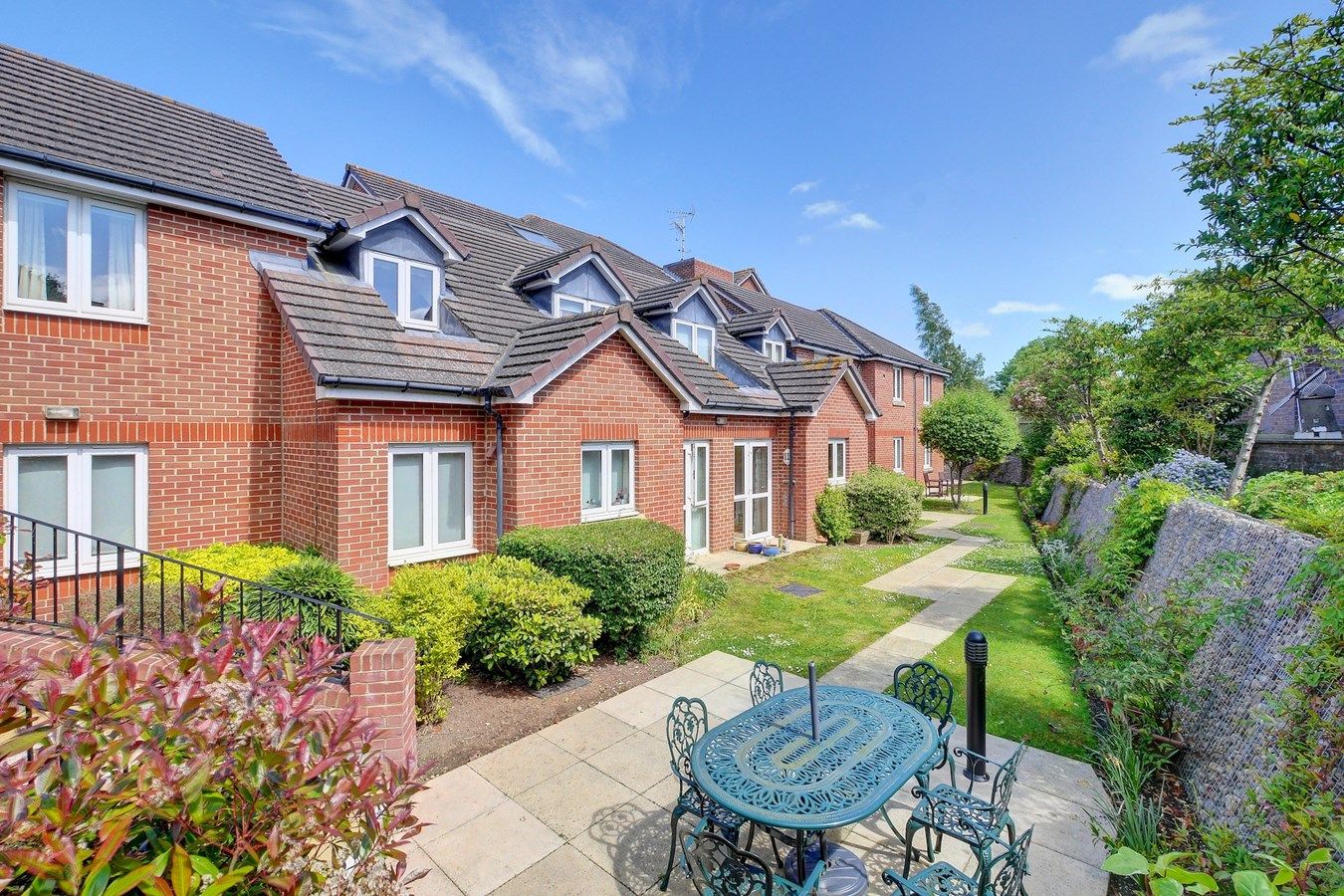2 bed property for sale in Garrett Court, Hailsham BN27 Zoopla