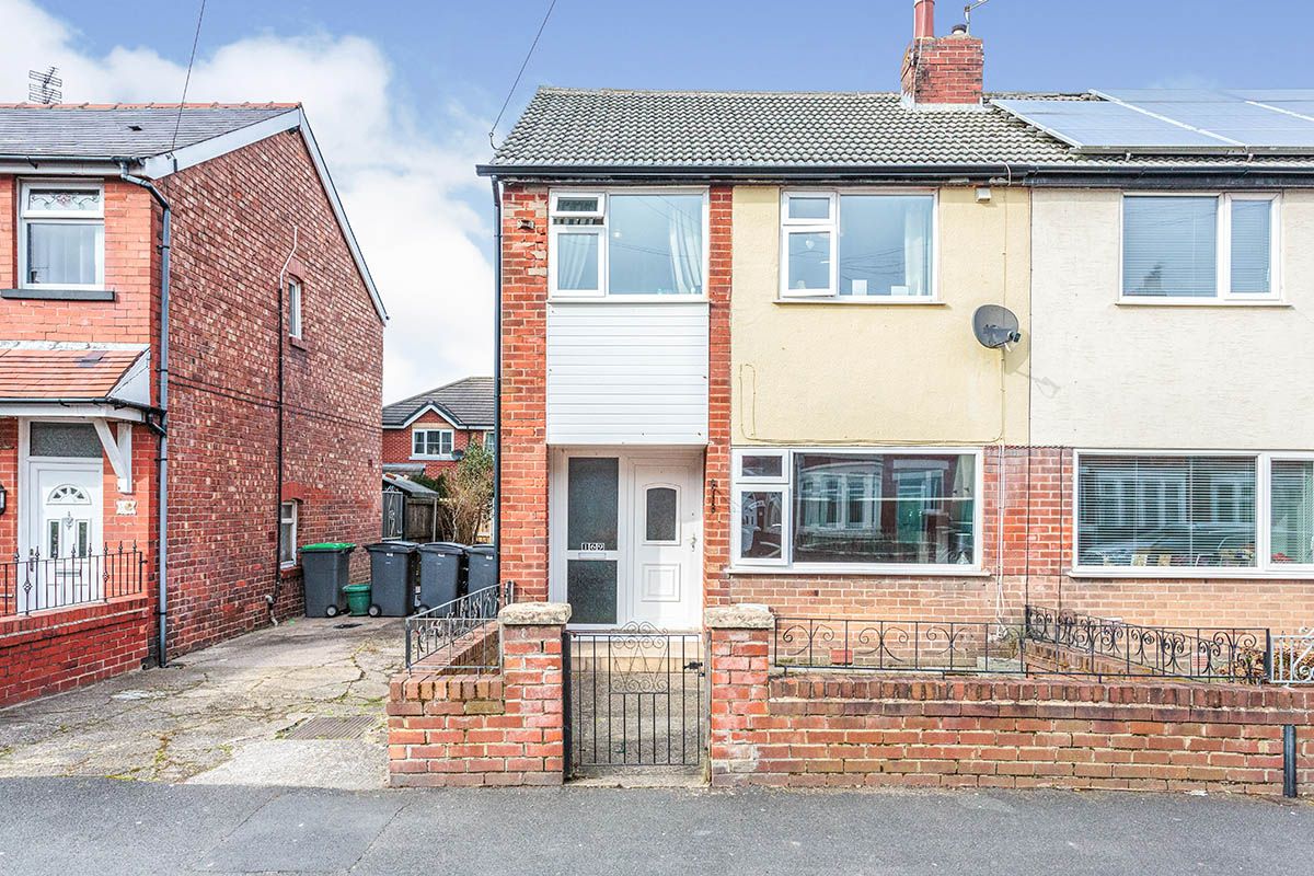 3 bed semidetached house for sale in Harcourt Road, Blackpool