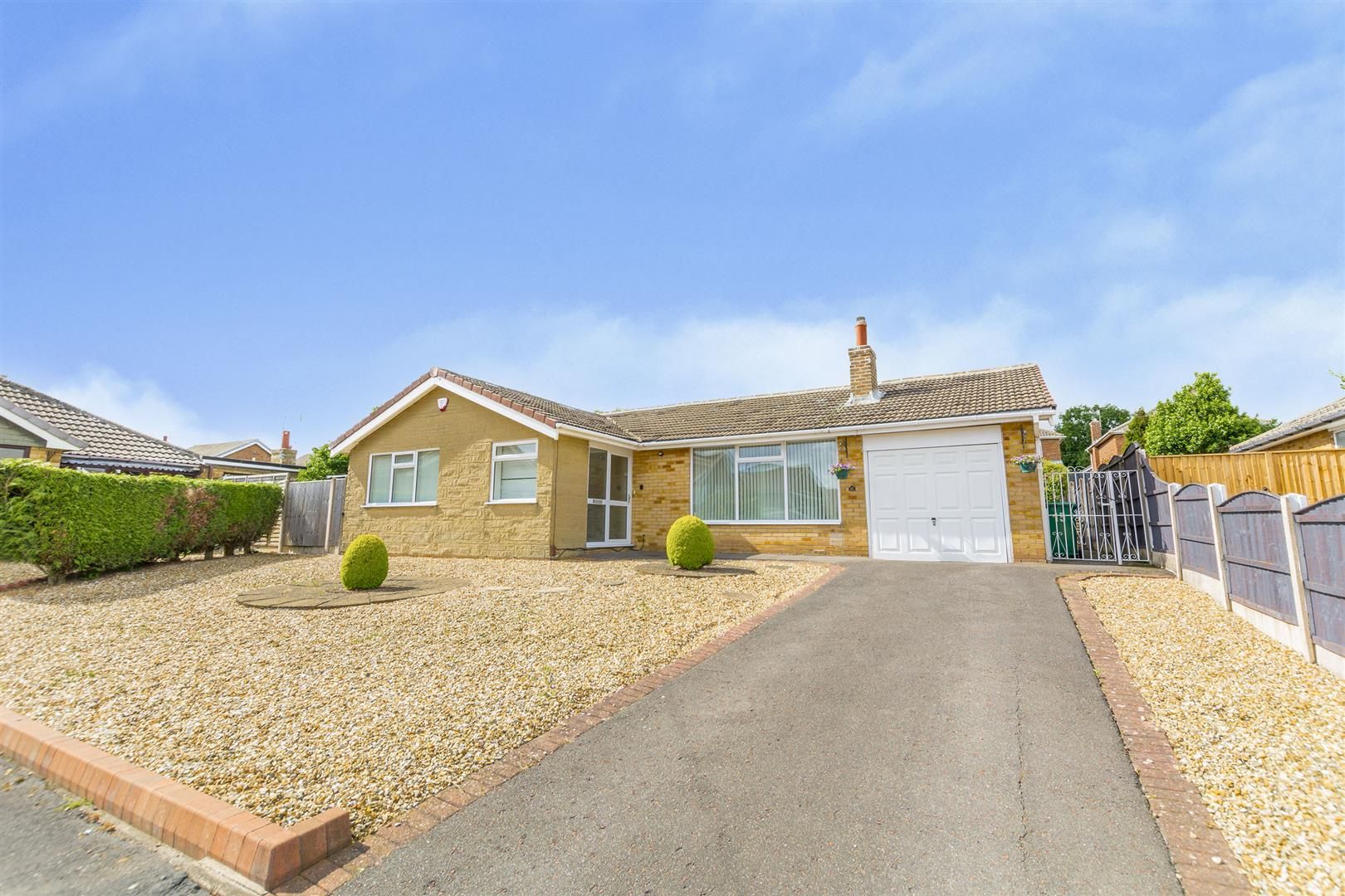 3 bed bungalow for sale in Edinbane Close, Rise Park, Nottingham NG5