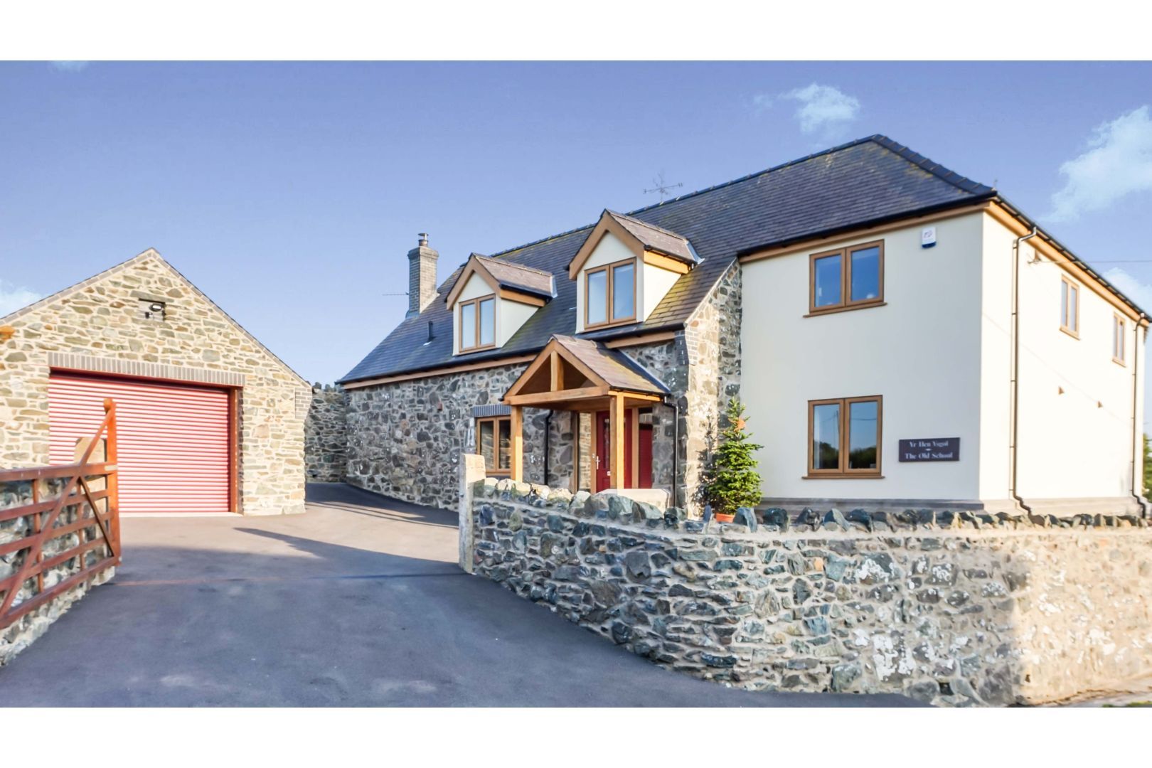 4 bed property for sale in Soar, LL62 Zoopla