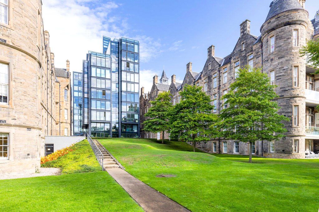 2 bed flat to rent in Simpson Loan, Edinburgh EH3 Zoopla