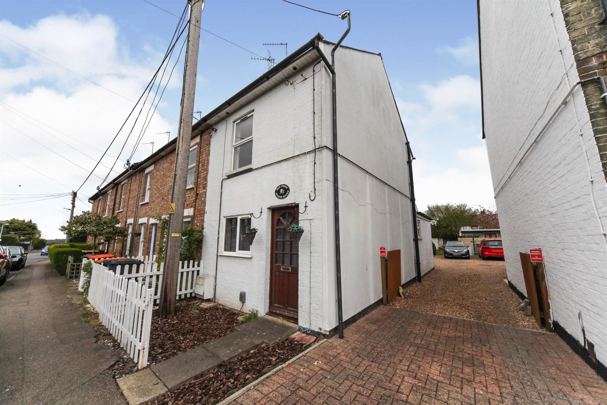 2 bed end terrace house for sale in Princes Street, Toddington