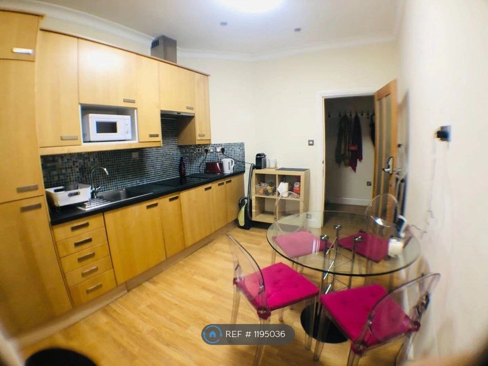 2 bed flat to rent in Shaftesbury Avenue, London W1D Zoopla