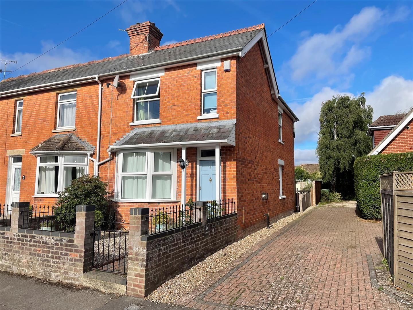 2 bed end terrace house for sale in Charles Street, Newbury RG14 Zoopla