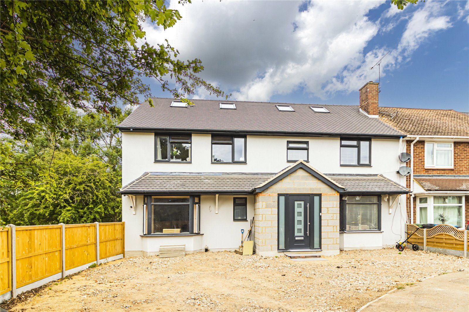 5 bed semidetached house for sale in Seymour Crescent, Adeyfield