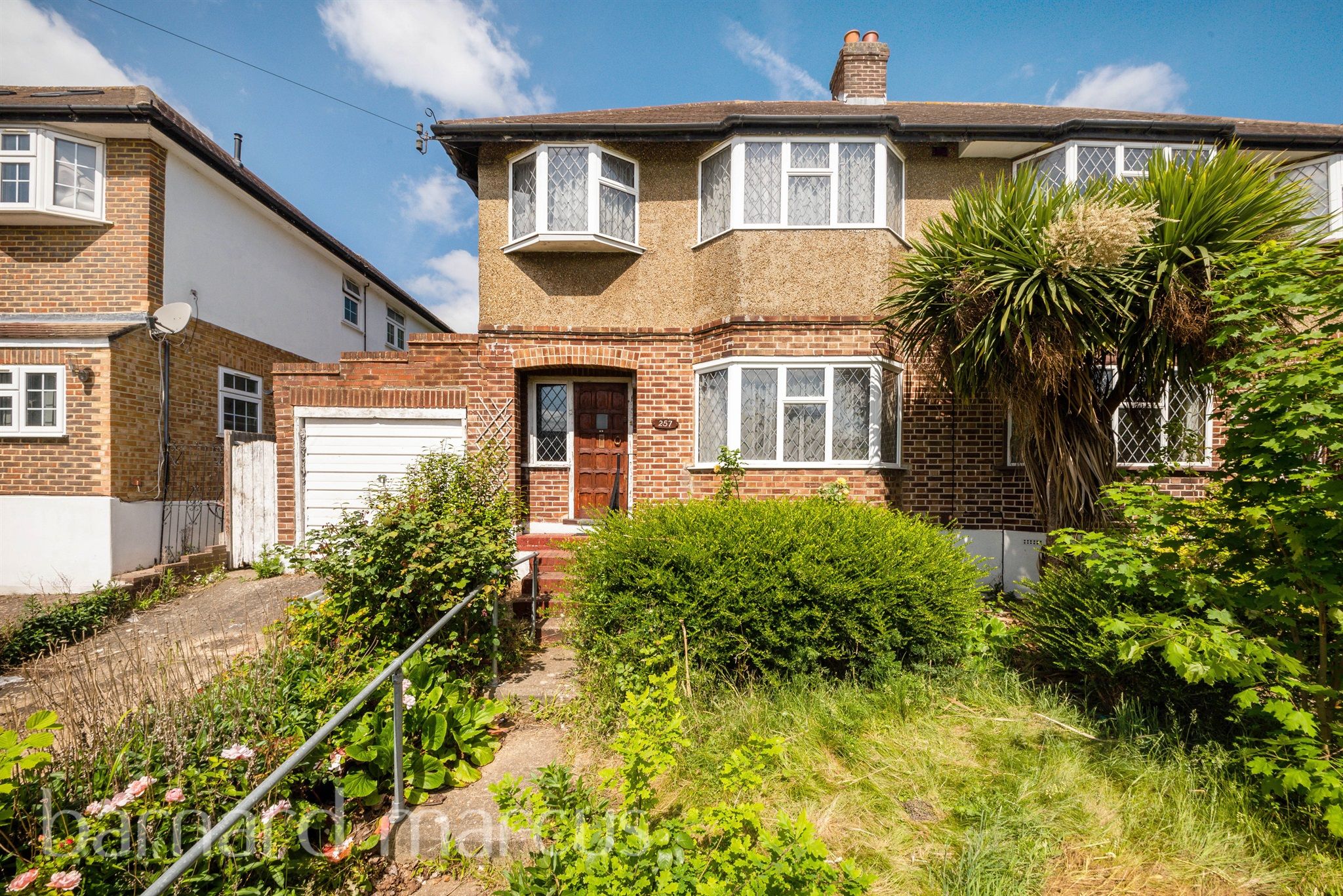 3 bed semidetached house for sale in Raeburn Avenue, Berrylands