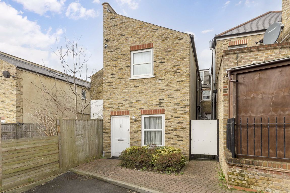 Yeats Close, London W7