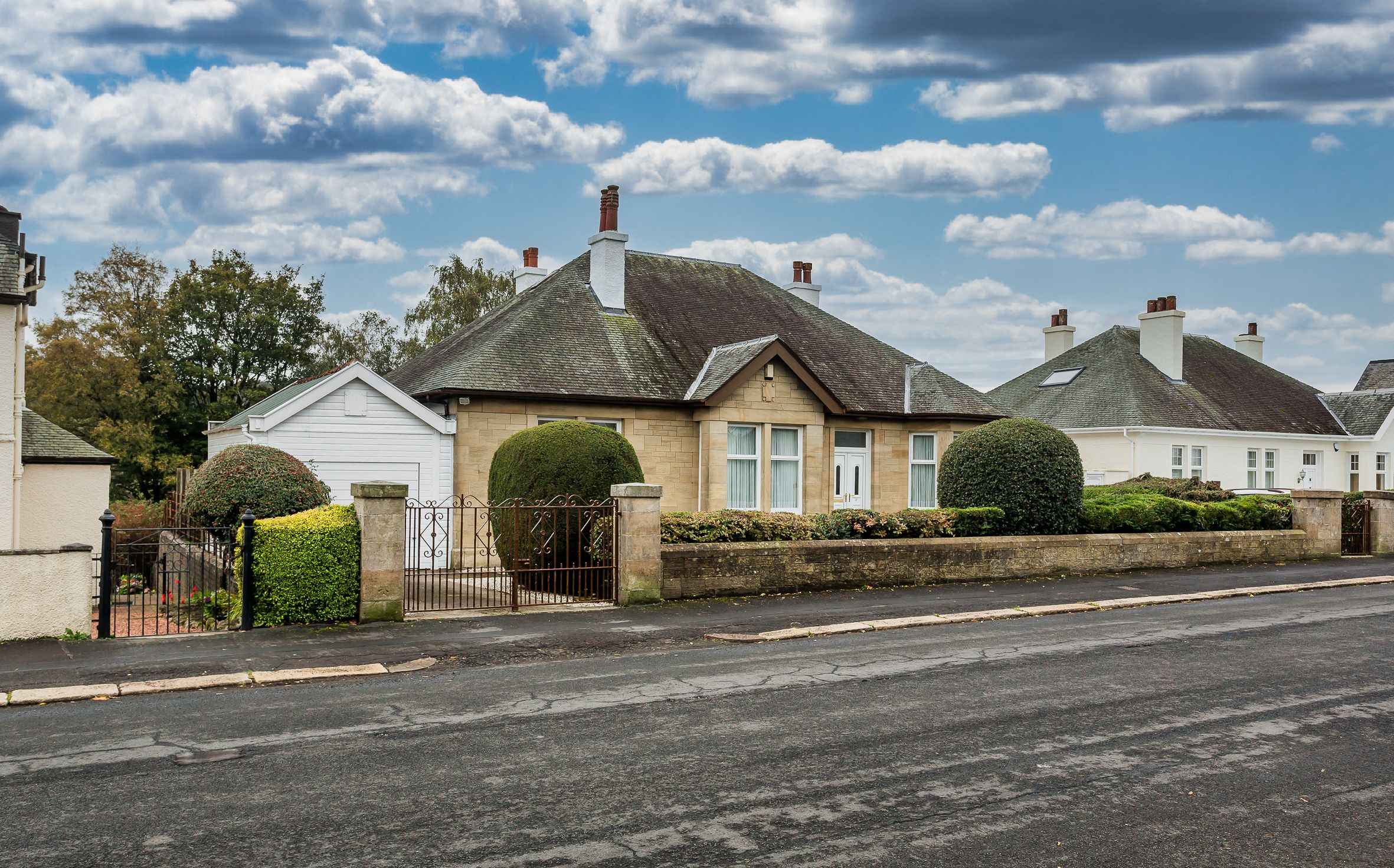 4 bed detached bungalow for sale in Southfield Avenue, Paisley PA2 Zoopla