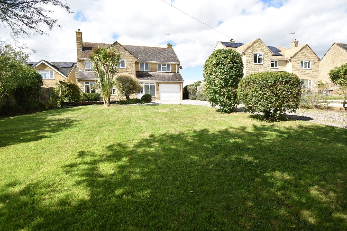 4 bed detached house for sale in Pamington Lane, Pamington, Tewkesbury