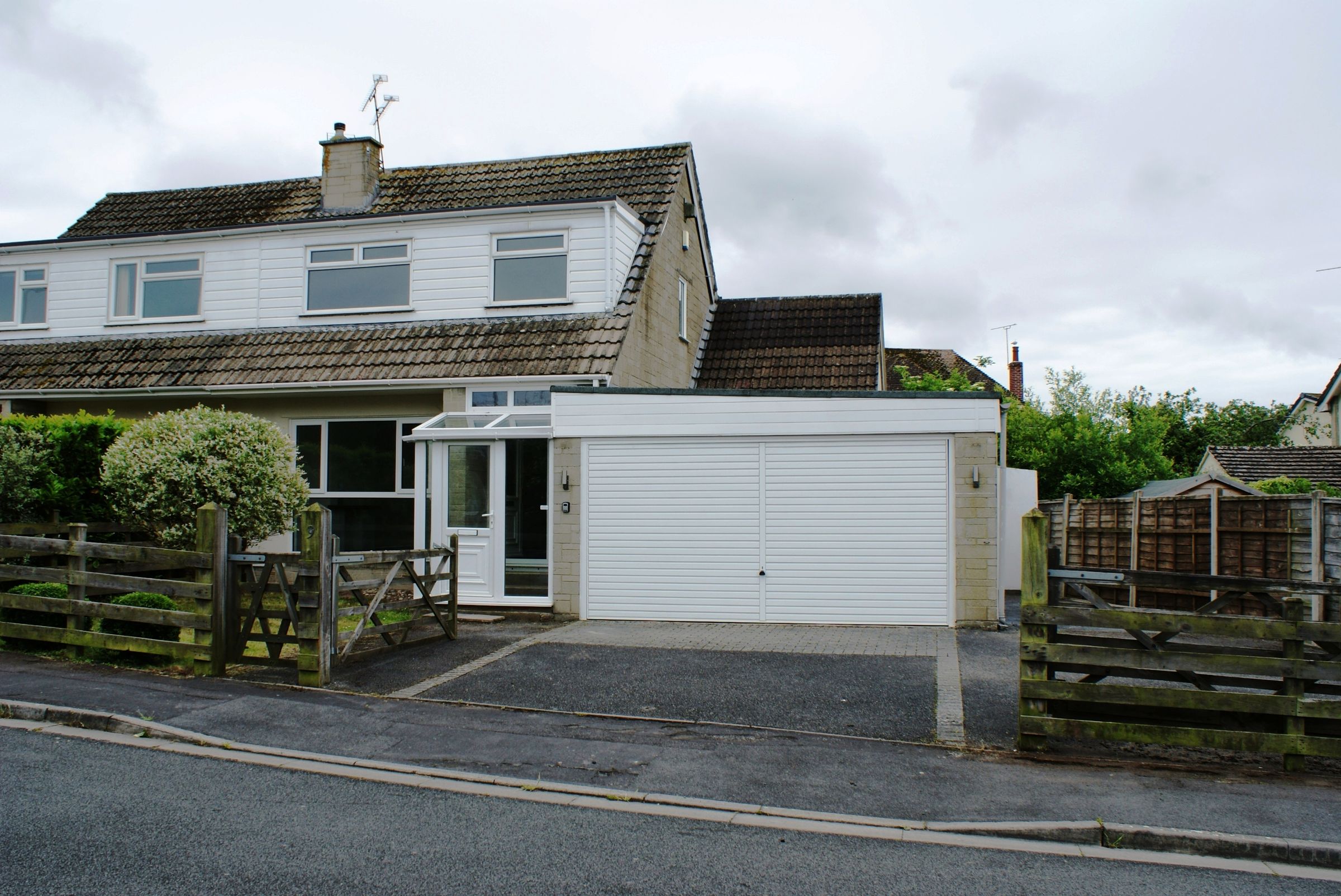 3 bed semidetached house to rent in Stonewell Park, Congresbury BS49