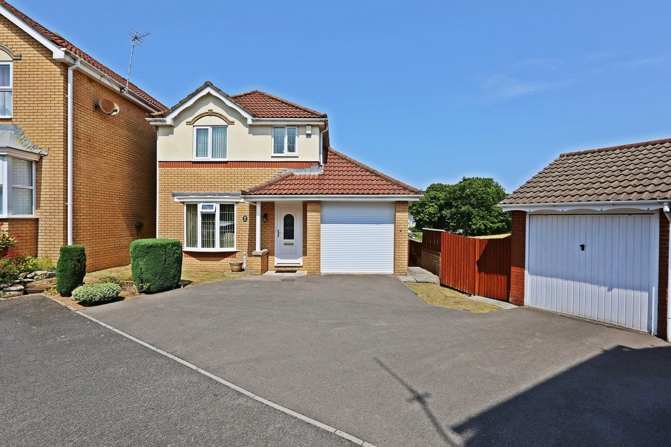 3 bed detached house for sale in Parc Bryn Derwen, Llanharan, Pontyclun CF72 Zoopla