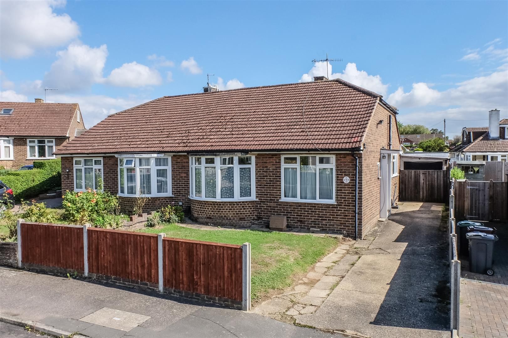 2 bed semidetached bungalow for sale in Pen Way, Tonbridge TN10 Zoopla
