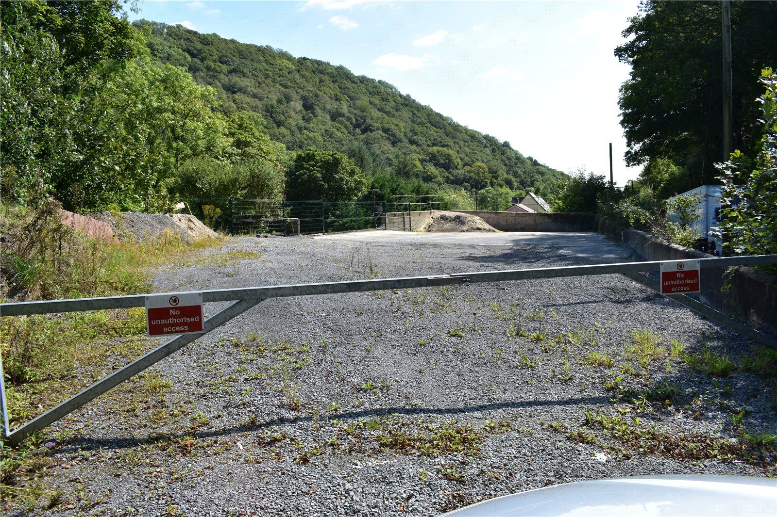 Commercial property for sale in Pentre Bronwydd Arms