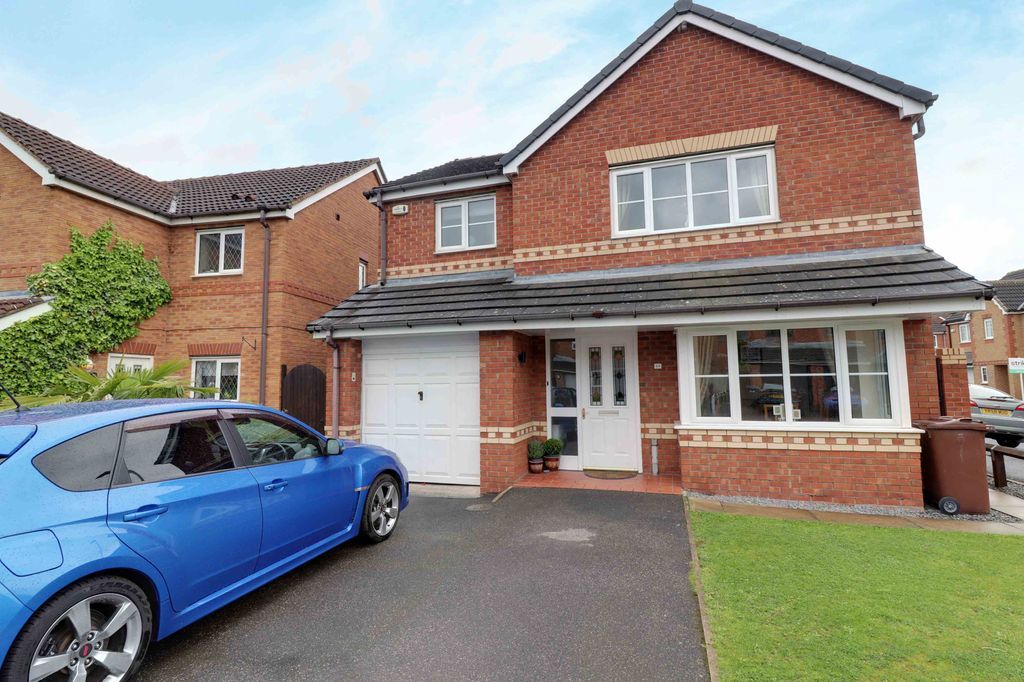 4 bed detached house for sale in Longbow Avenue, Methley, Leeds LS26