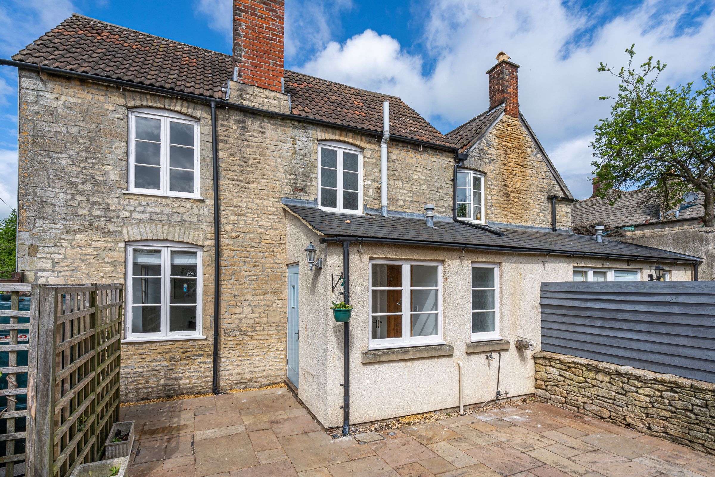 3 bed end terrace house for sale in Cliff Road, Sherston, Malmesbury