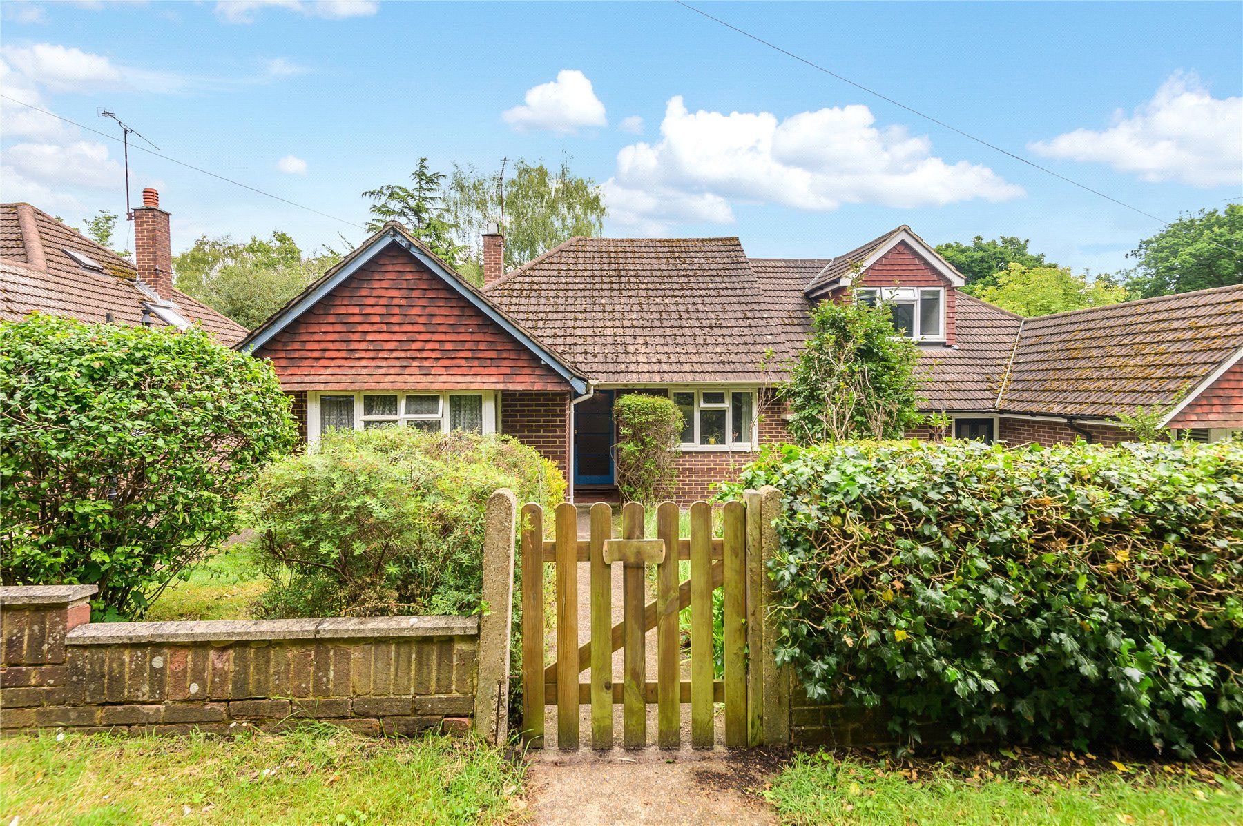 4 bed bungalow for sale in Sandy Lane, Woking GU22 Zoopla