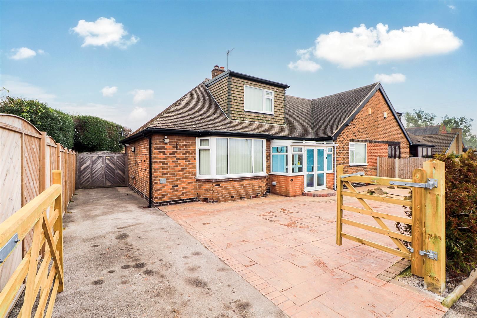 4 bed semidetached bungalow for sale in Mount Road, Stanley, Wakefield
