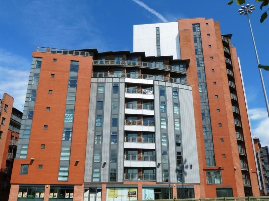 2 bed flat to rent in 226 City Gate, Blantyre Street, Castlefield