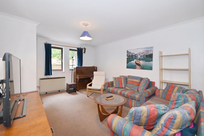 Douthwaite Square, London E1W