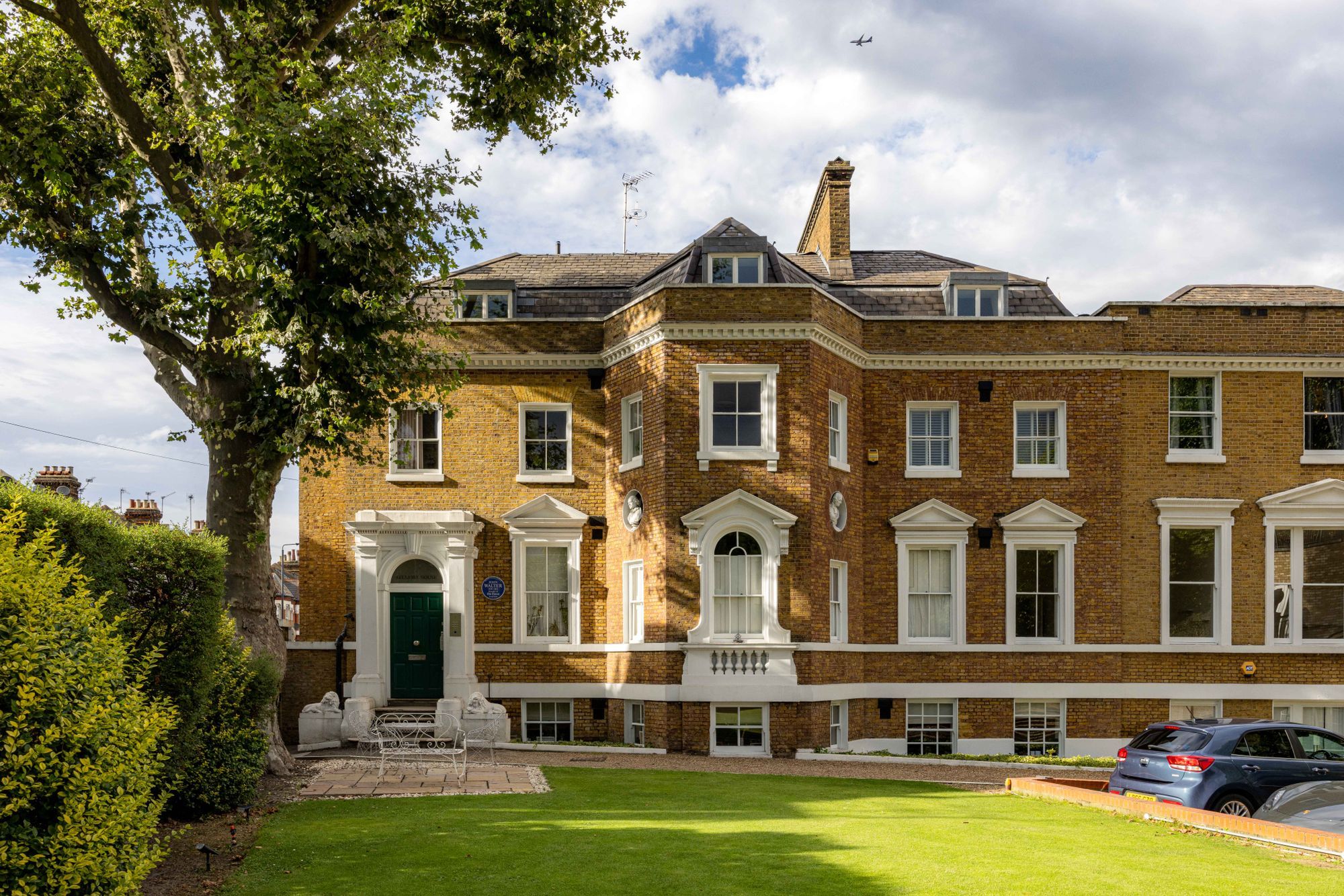 3 bed flat for sale in Clapham Common North Side, Gilmore House SW4